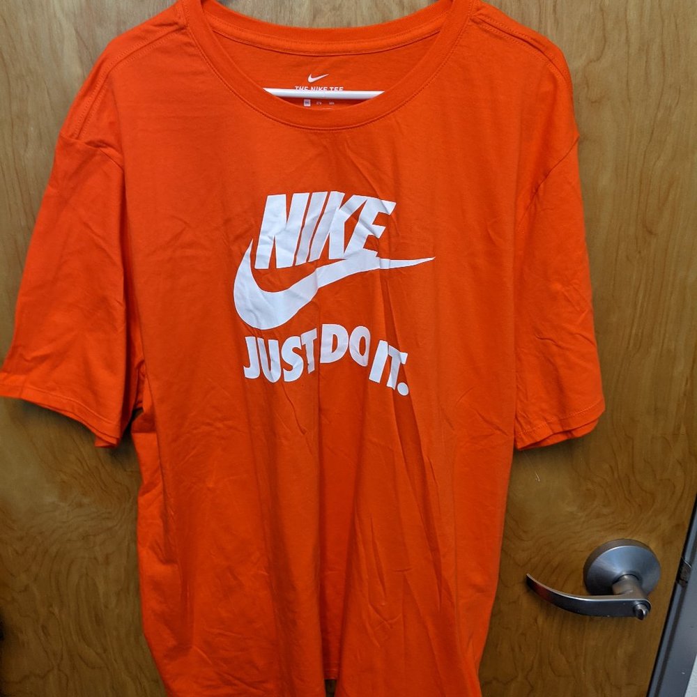 The Nike Tee 3XL